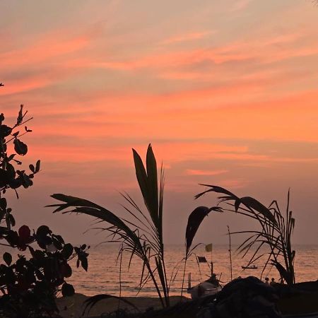 Prafulla Homestay 카워 외부 사진